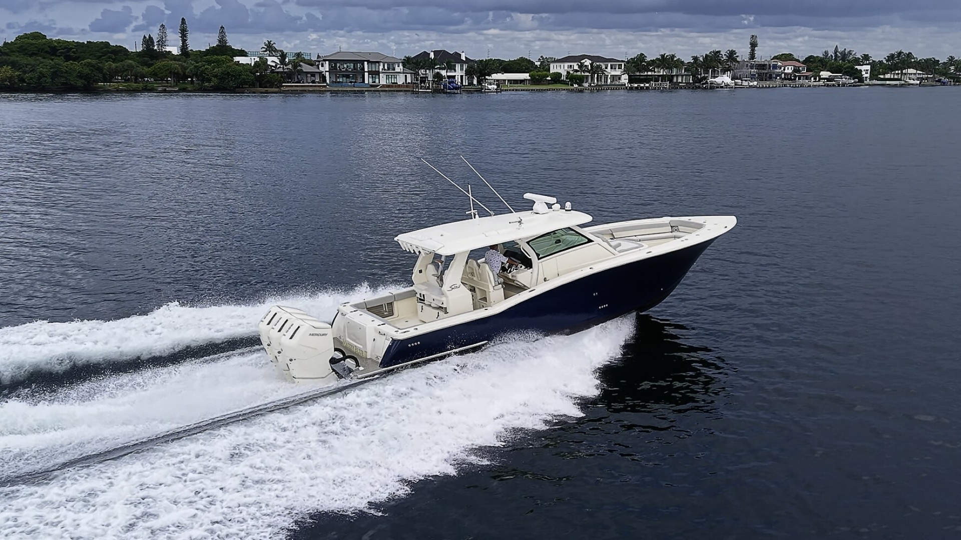 Scout 42 Maizey Blue - Exterior Profile