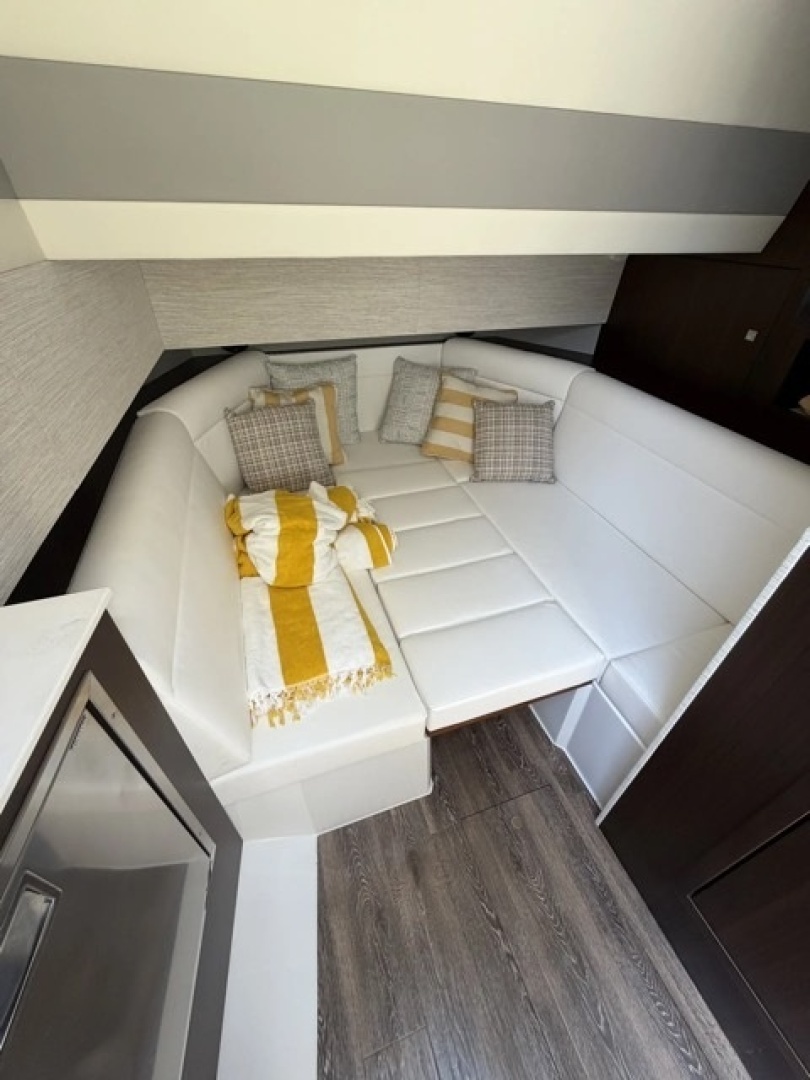 42ft Cruisers Yachts Yacht For Sale 42ft Cruisers Yachts Yacht For Sale