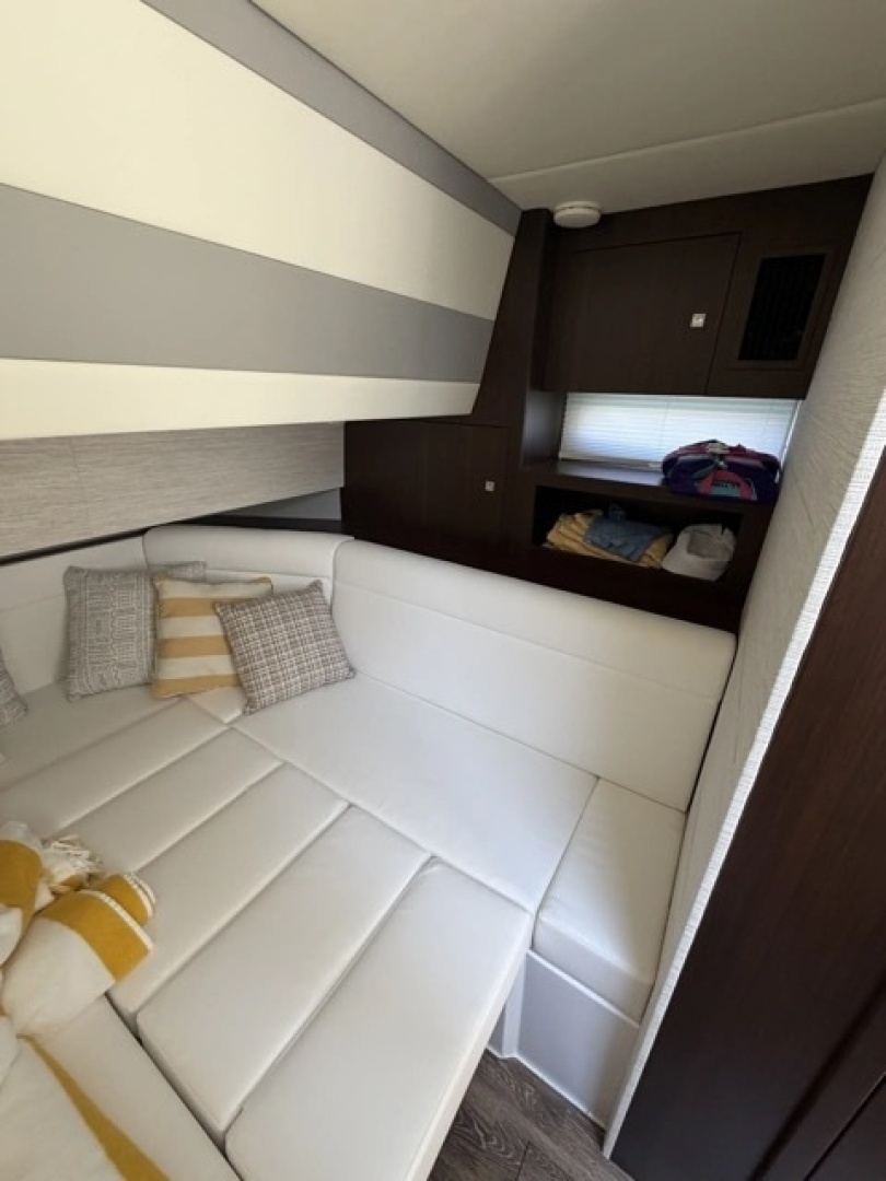 Cruisers Yachts  Yacht For Sale