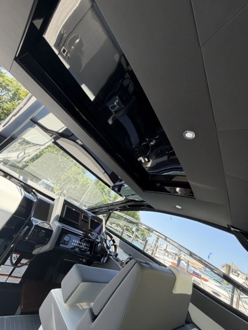 Cruisers Yachts  Yacht For Sale