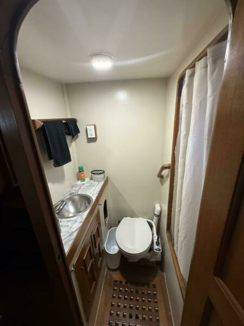 DeFever 42 Yacht For Sale