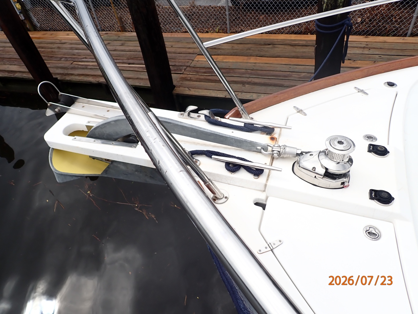42' Sabre anchor windlass1