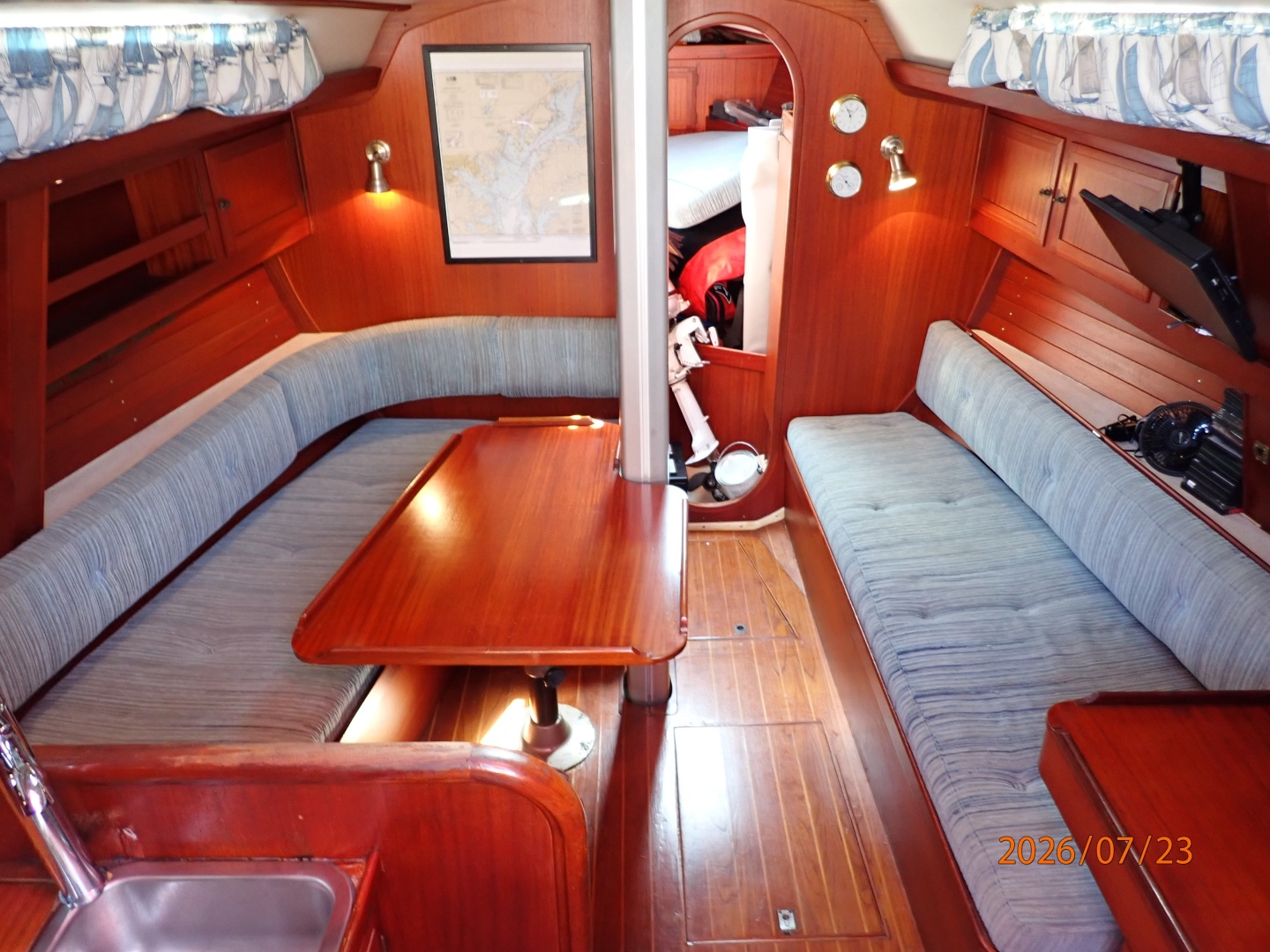 35' Scanmar salon forward