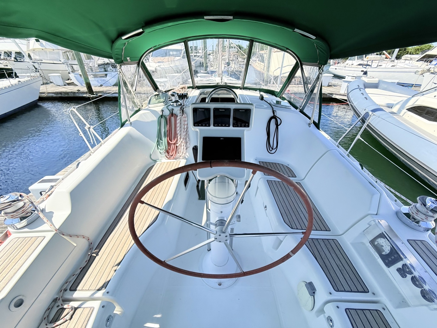 Gusto 37ft Beneteau Yacht For Sale