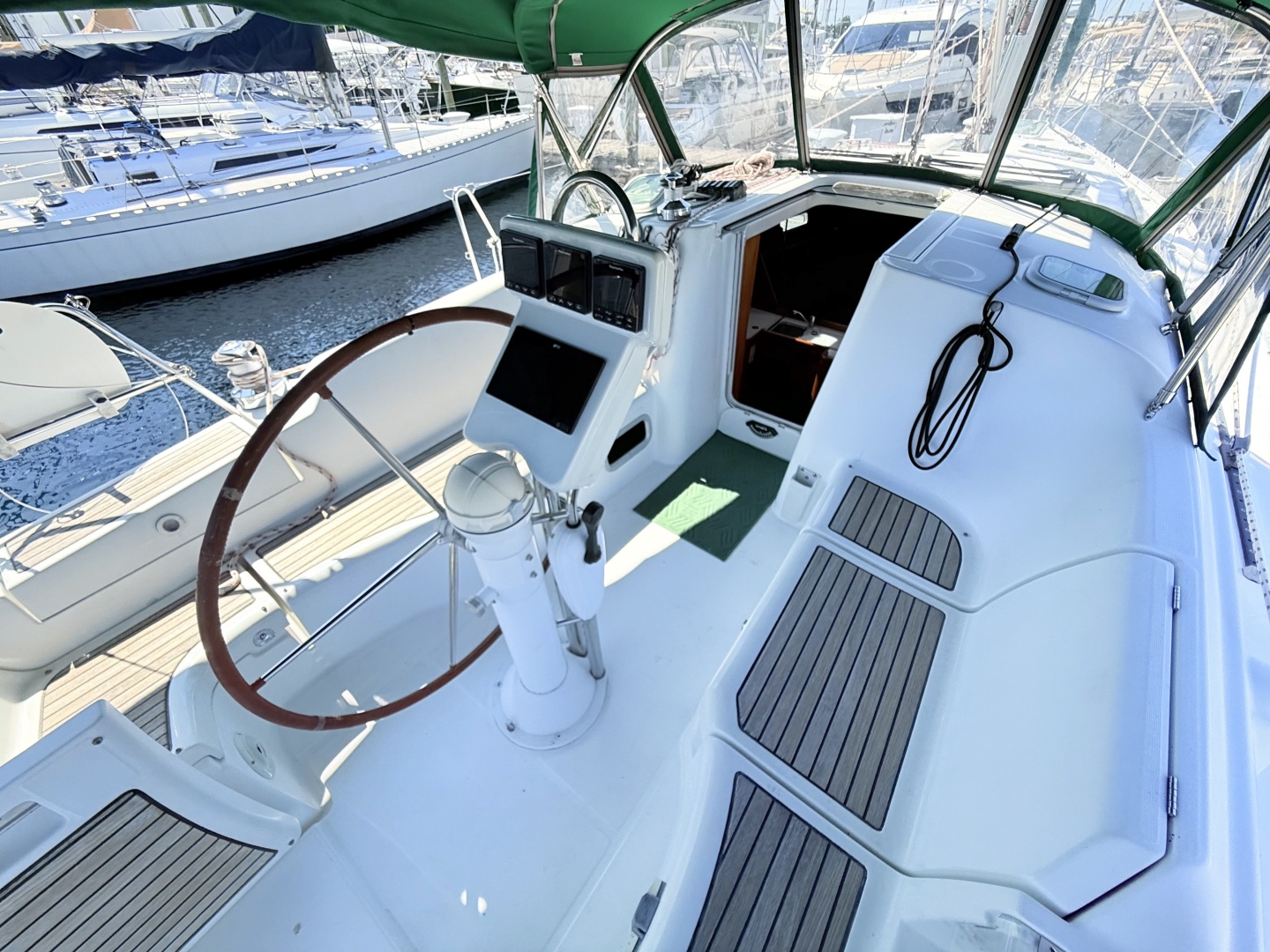 Gusto 37ft Beneteau Yacht For Sale