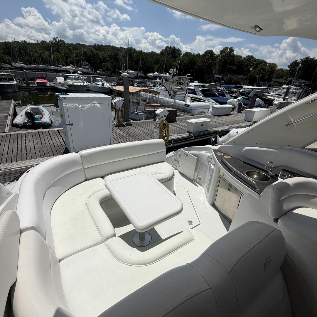 34ft Crownline Yacht For Sale