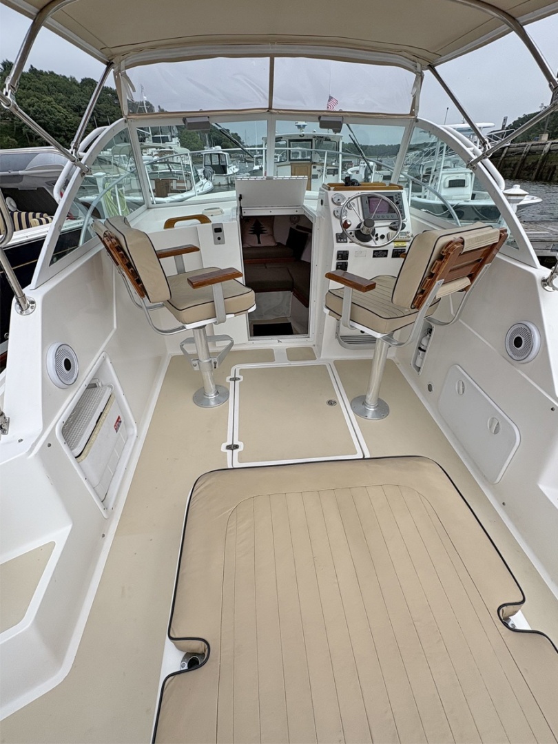 Cockpit Fwd