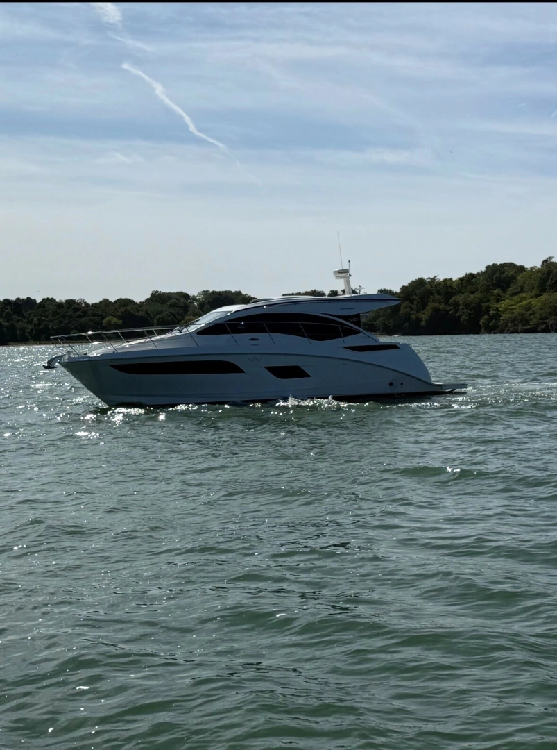 2017 Sea Ray 400 Sundancer, photo 1 of 29