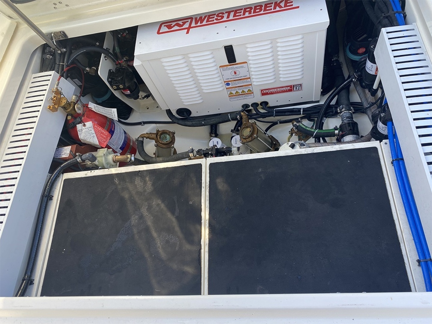 Boston Whaler 350 Realm Yacht For Sale