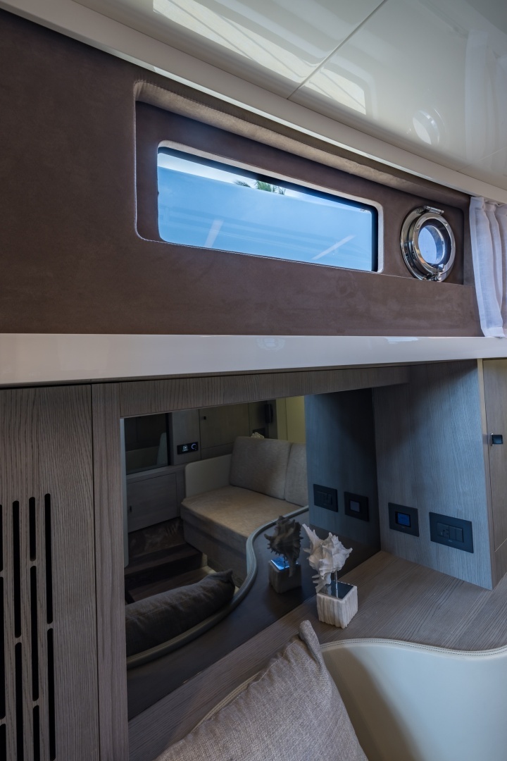 Cranchi  Yacht For Sale