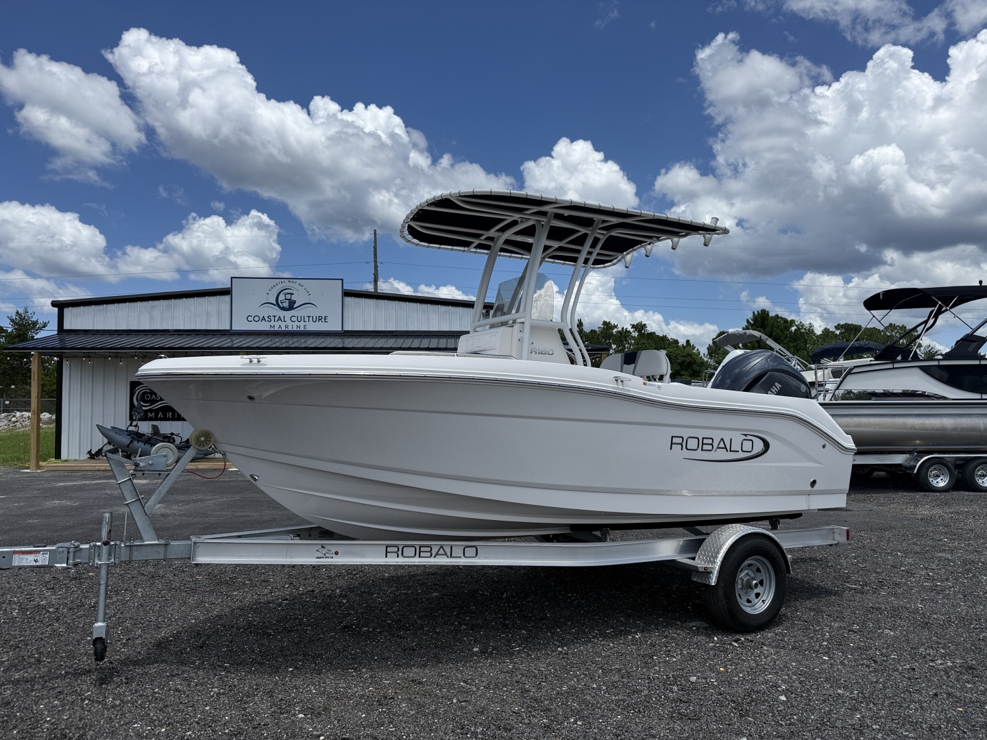 2024 Robalo R180