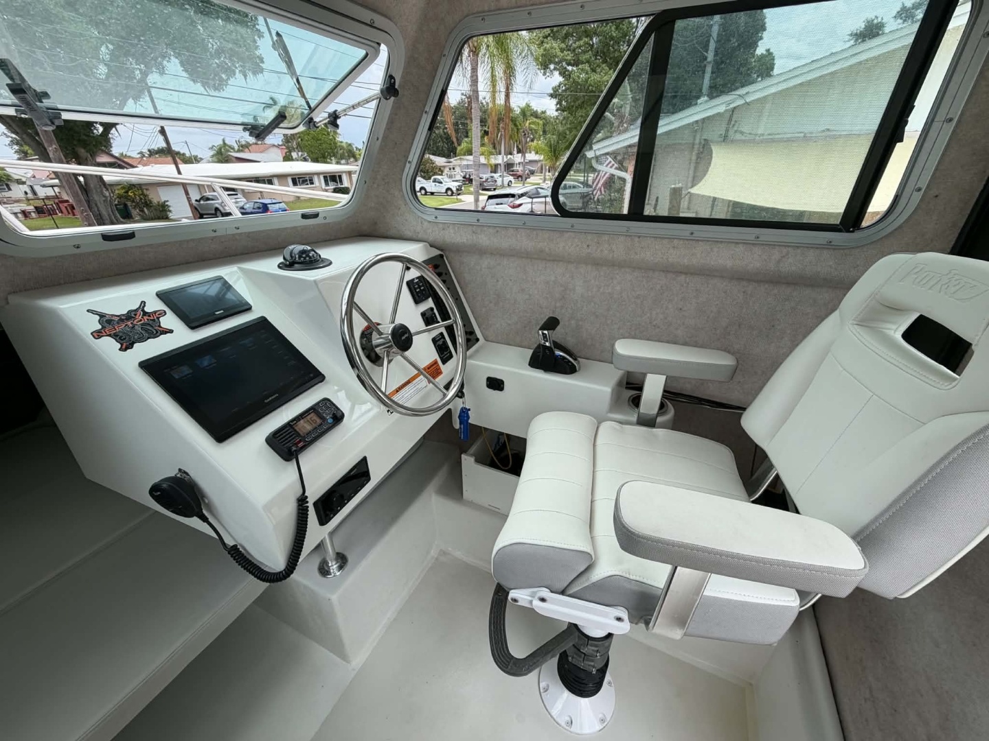 2022 Parker 2320 SC (Sport Cabin)