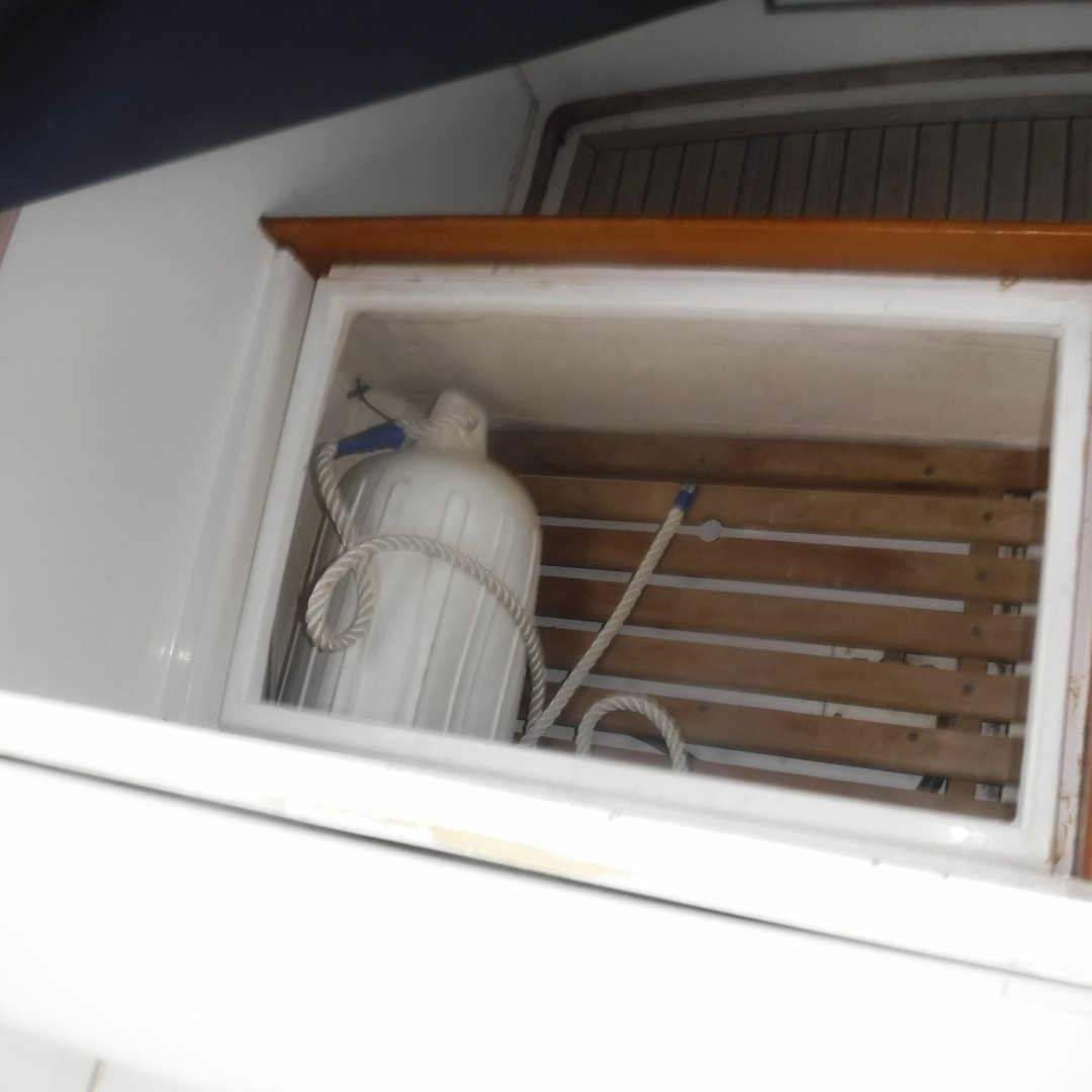 1983 Grand Banks Classic 36