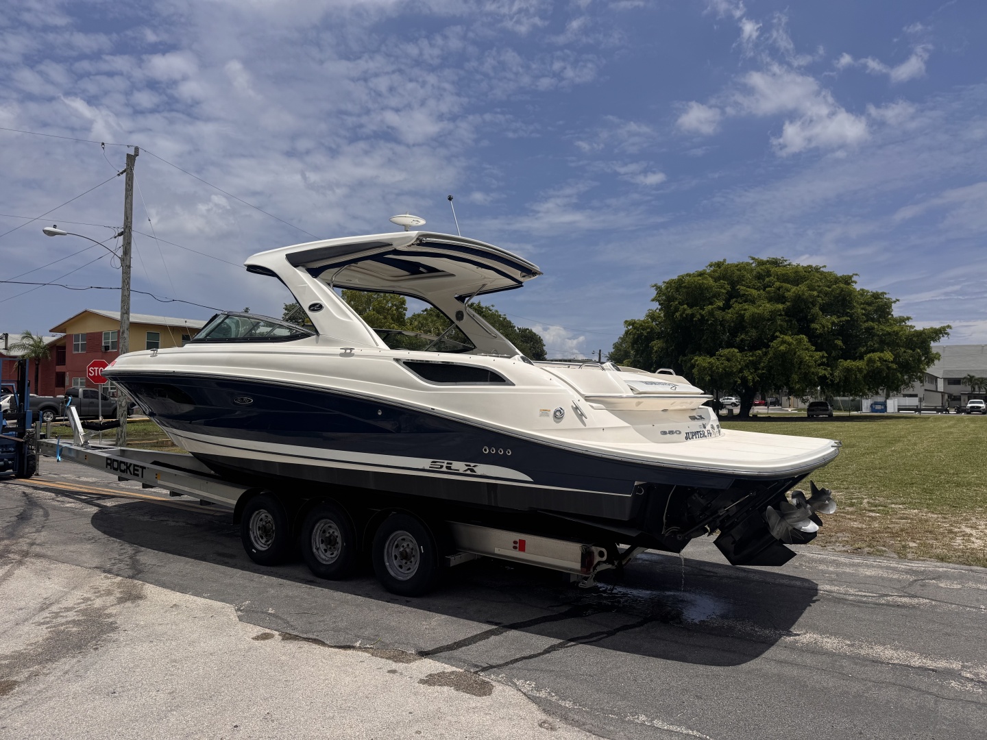 2016 Sea Ray 350 SLX