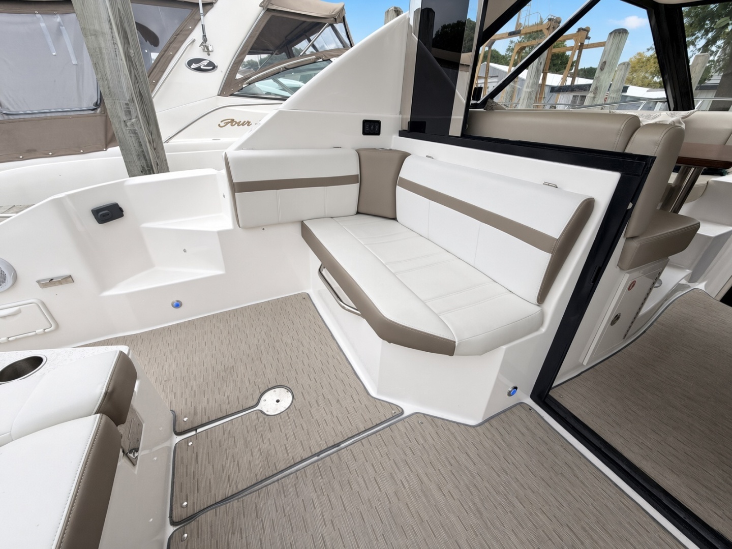 LAZY CHASE 42ft Regal Yacht For Sale