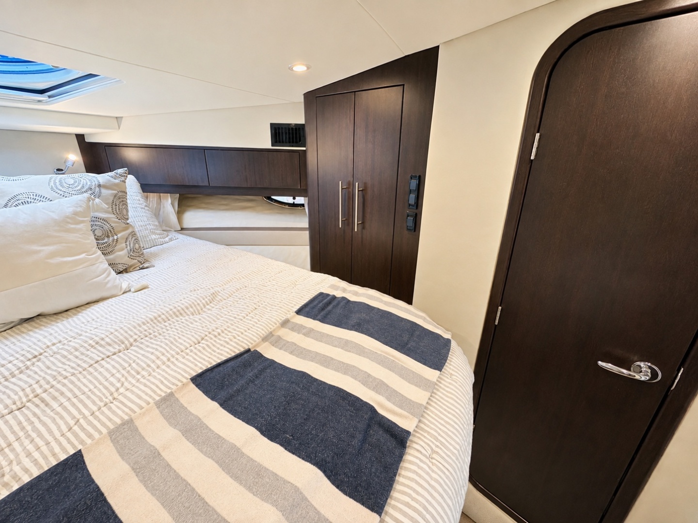 LAZY CHASE 42ft Regal Yacht For Sale