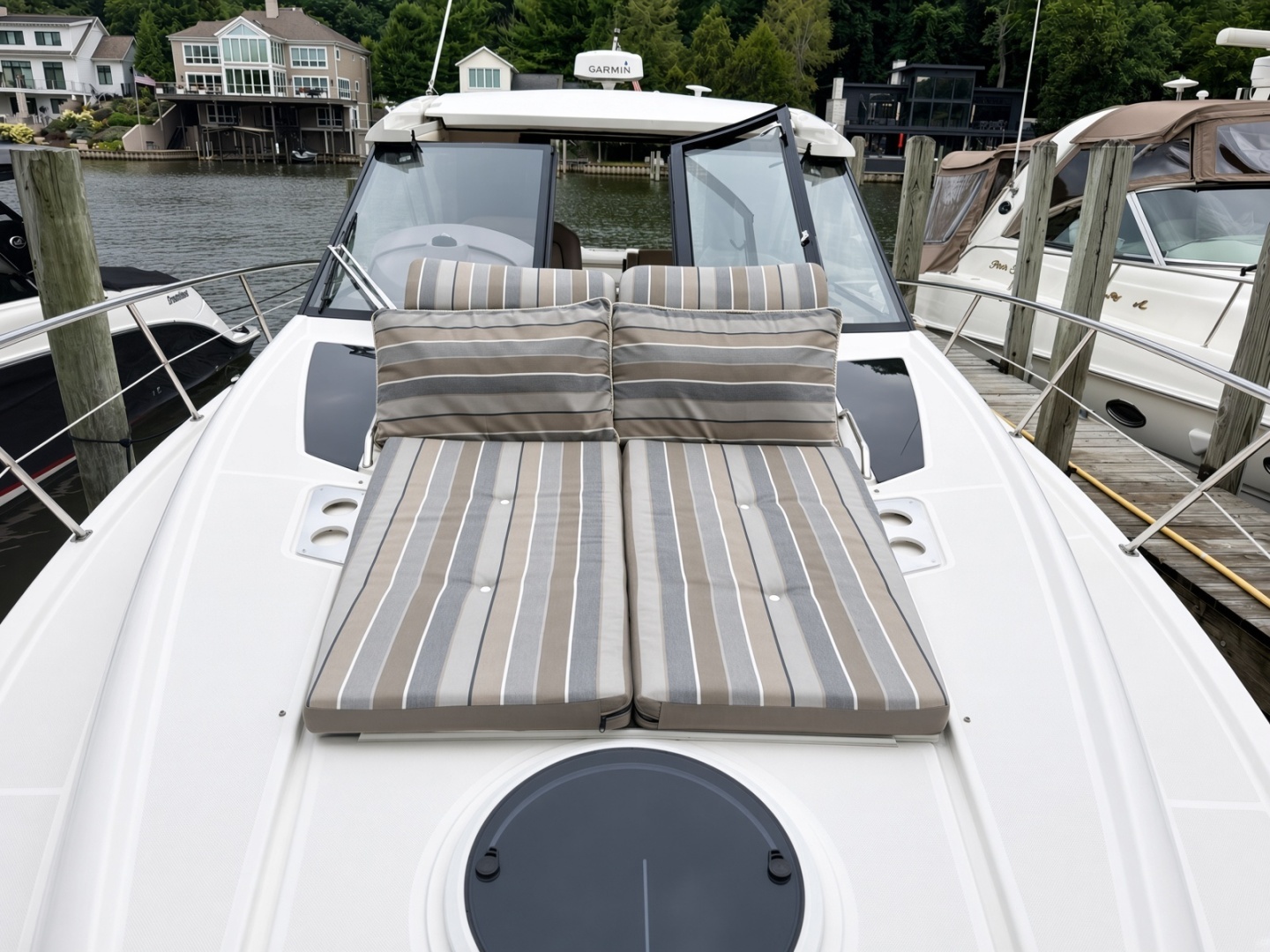 LAZY CHASE 42ft Regal Yacht For Sale