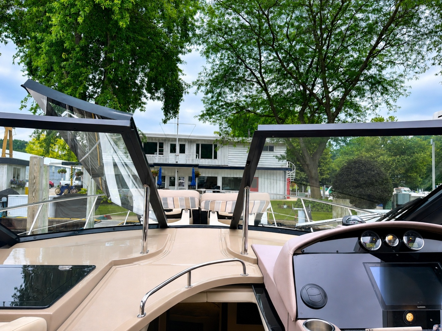 LAZY CHASE 42ft Regal Yacht For Sale
