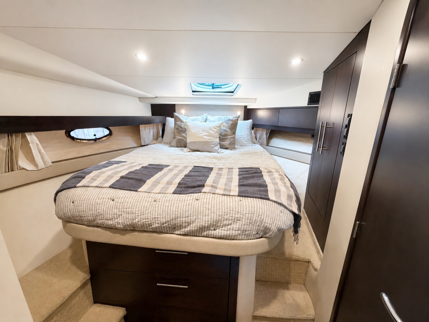 LAZY CHASE 42ft Regal Yacht For Sale