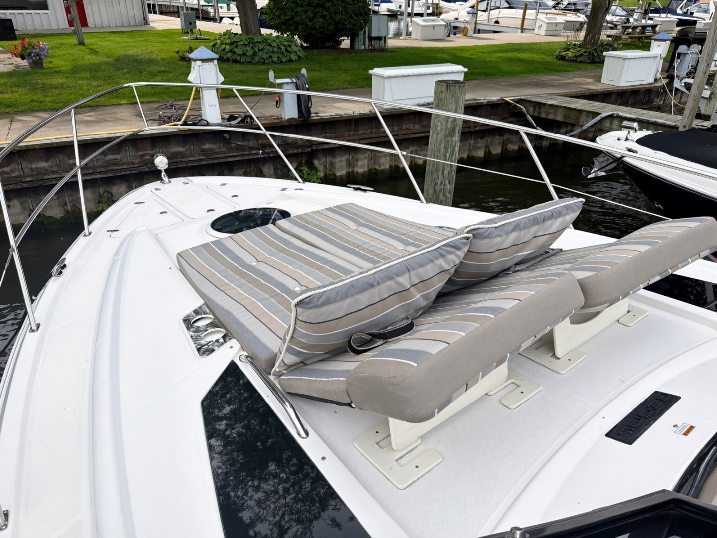 LAZY CHASE 42ft Regal Yacht For Sale