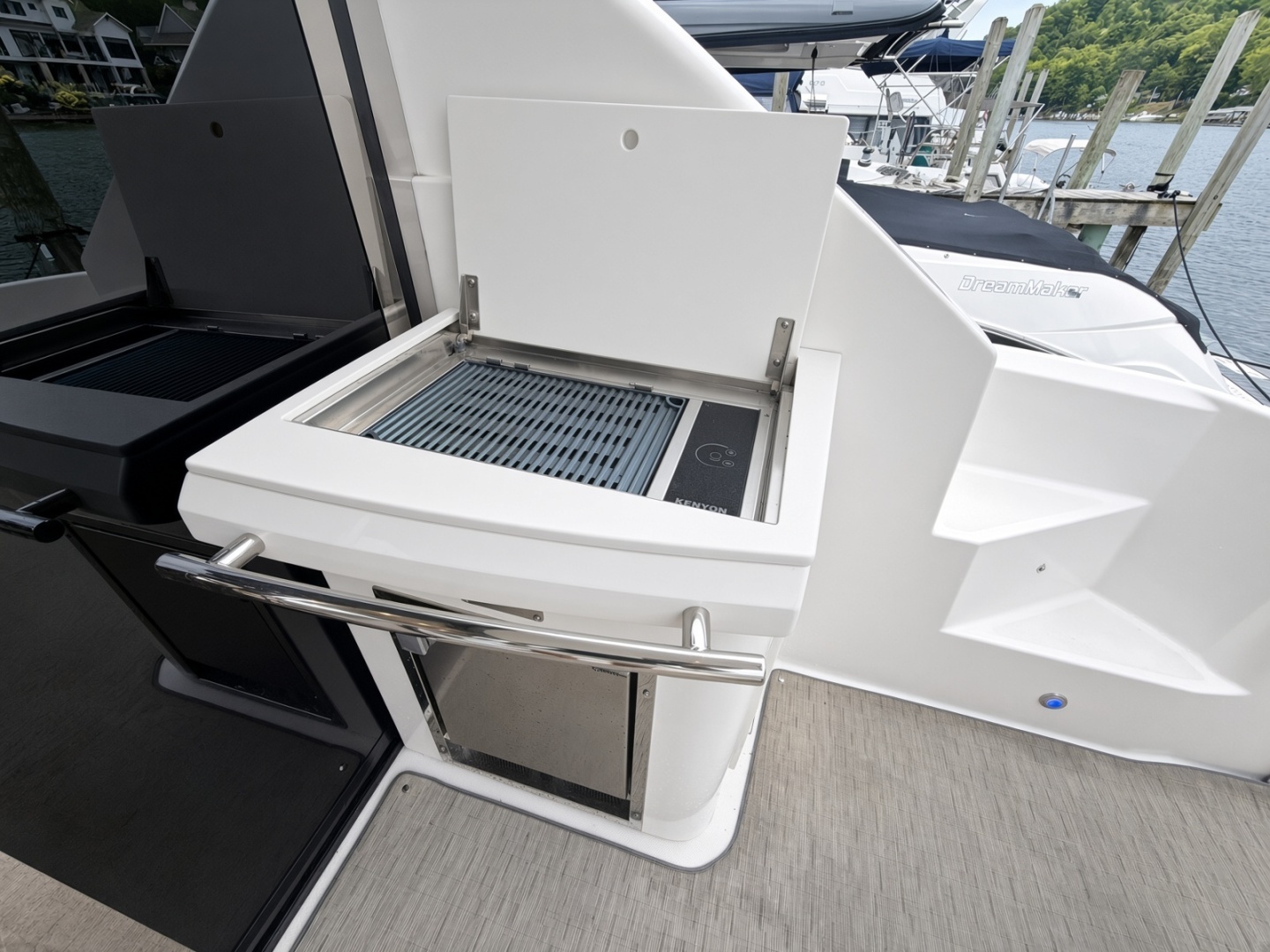 LAZY CHASE 42ft Regal Yacht For Sale