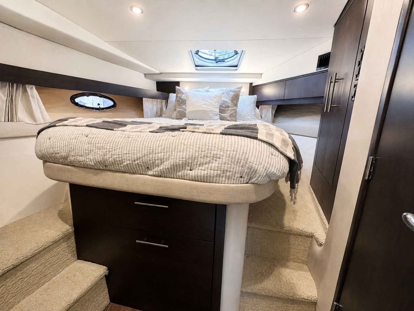 LAZY CHASE 42ft Regal Yacht For Sale