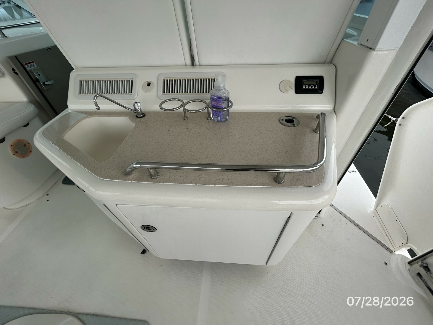 40' Sea Ray sundeck wetbar