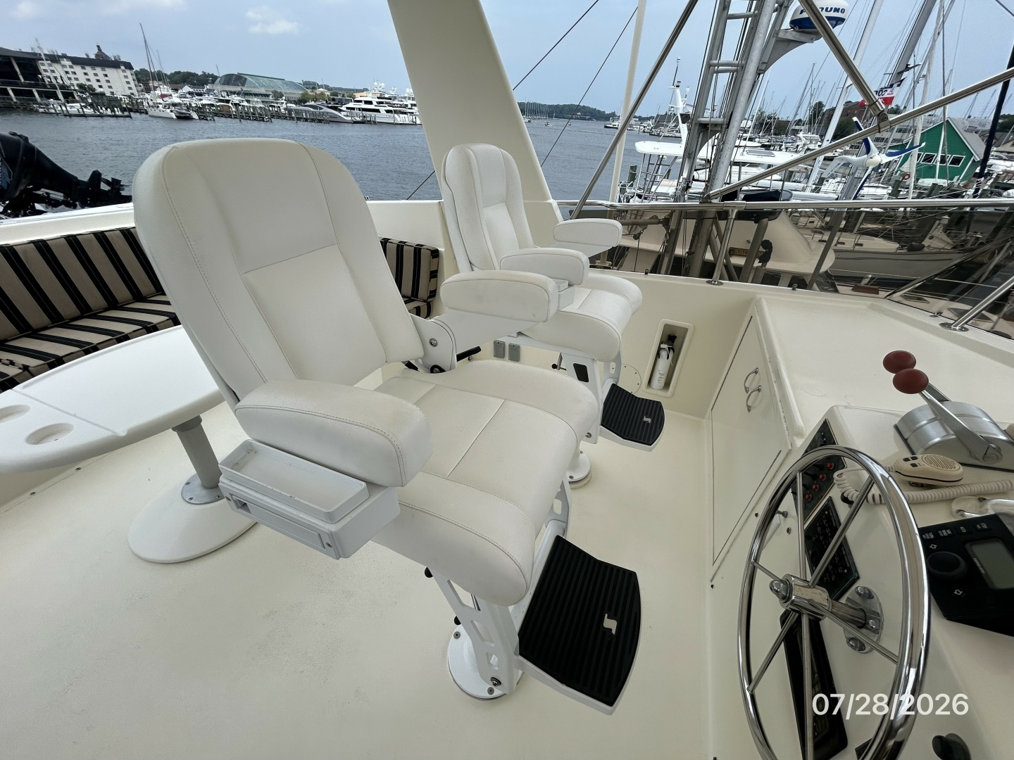 54' Hatteras flybridge helmseats
