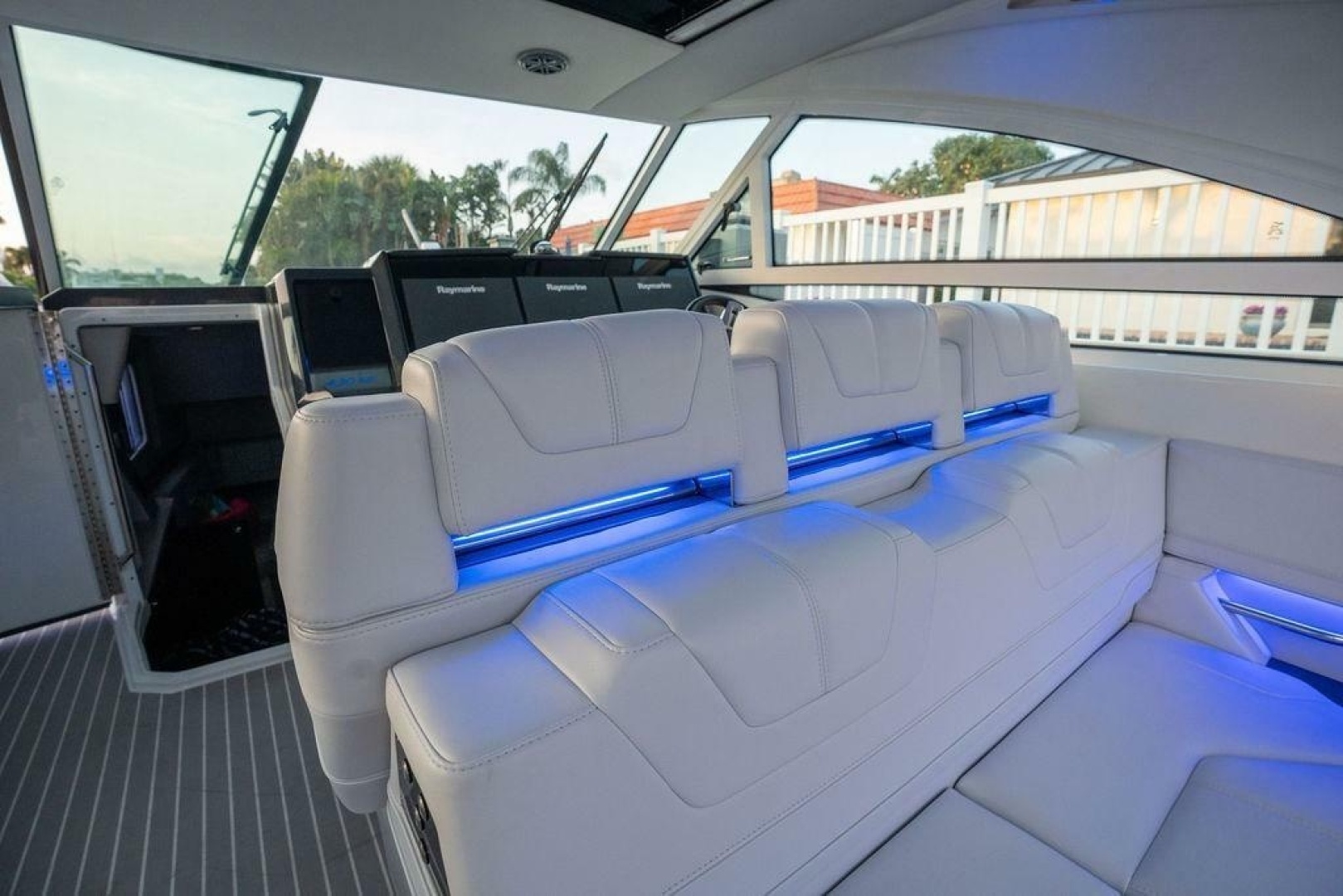 Formula 430 Super Sport Crossover Yacht For Sale