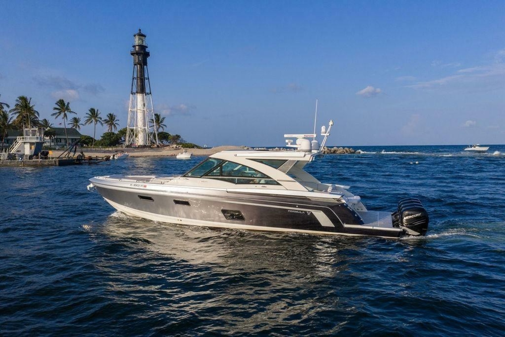 Formula 430 Super Sport Crossover Yacht For Sale