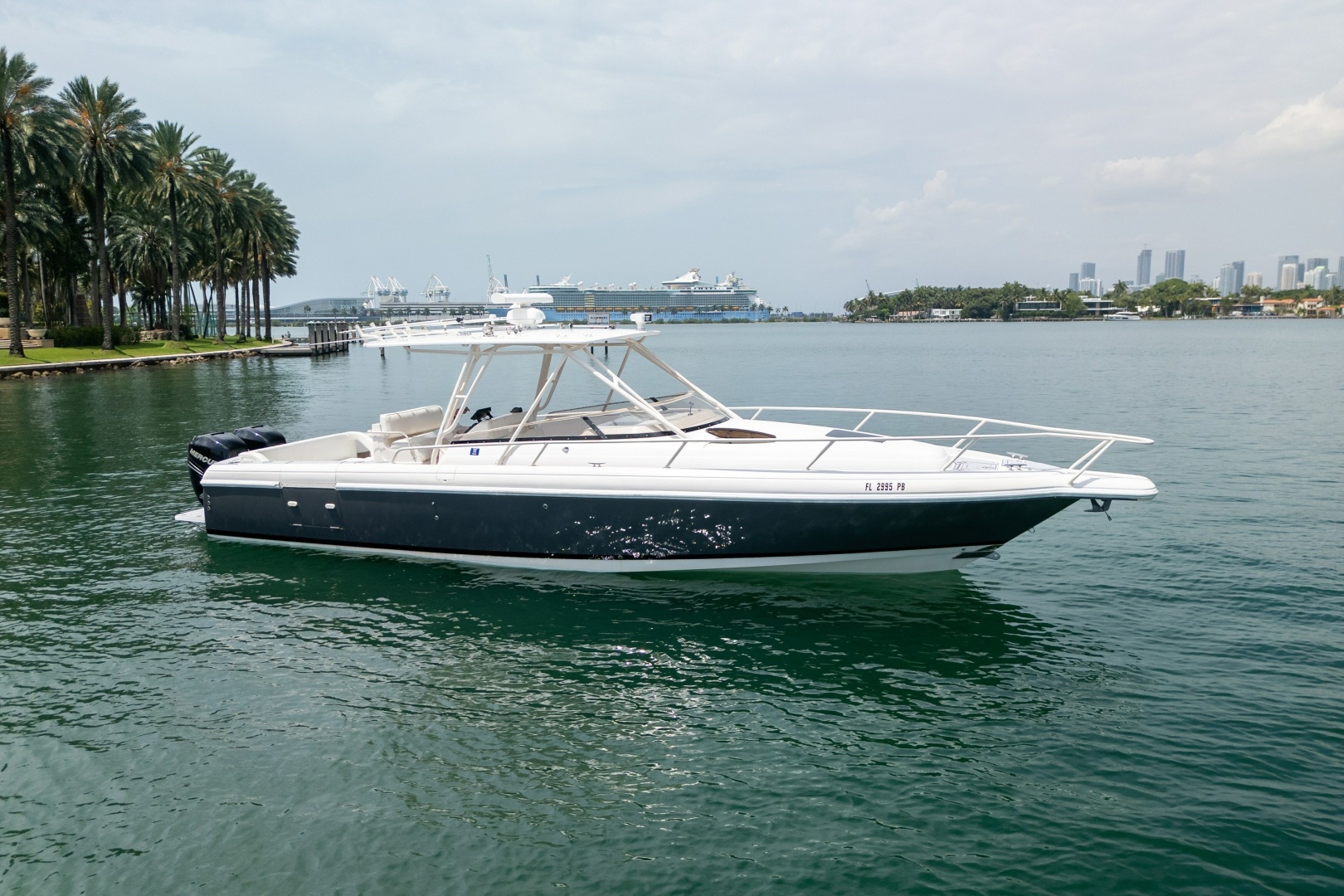2006 Intrepid 348 Walkaround