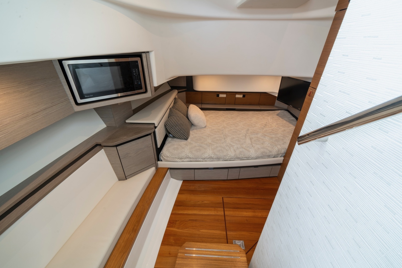 Tiara Yachts 43 LS Yacht For Sale