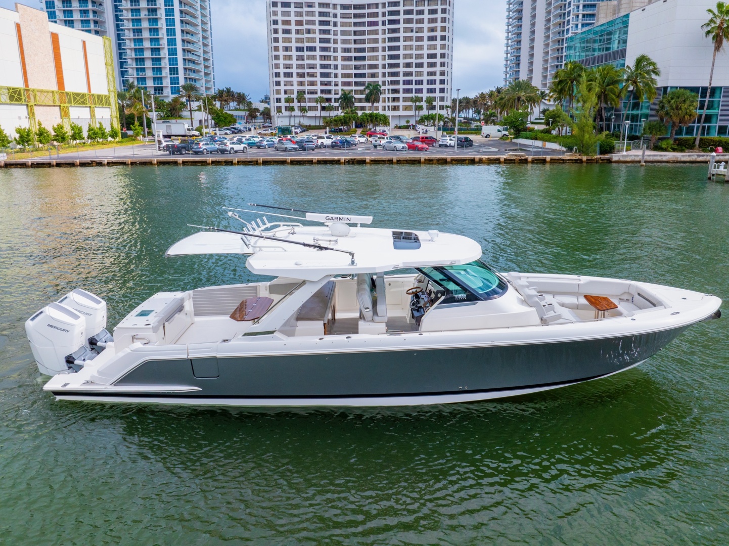 2024 Tiara Yachts 43 LS