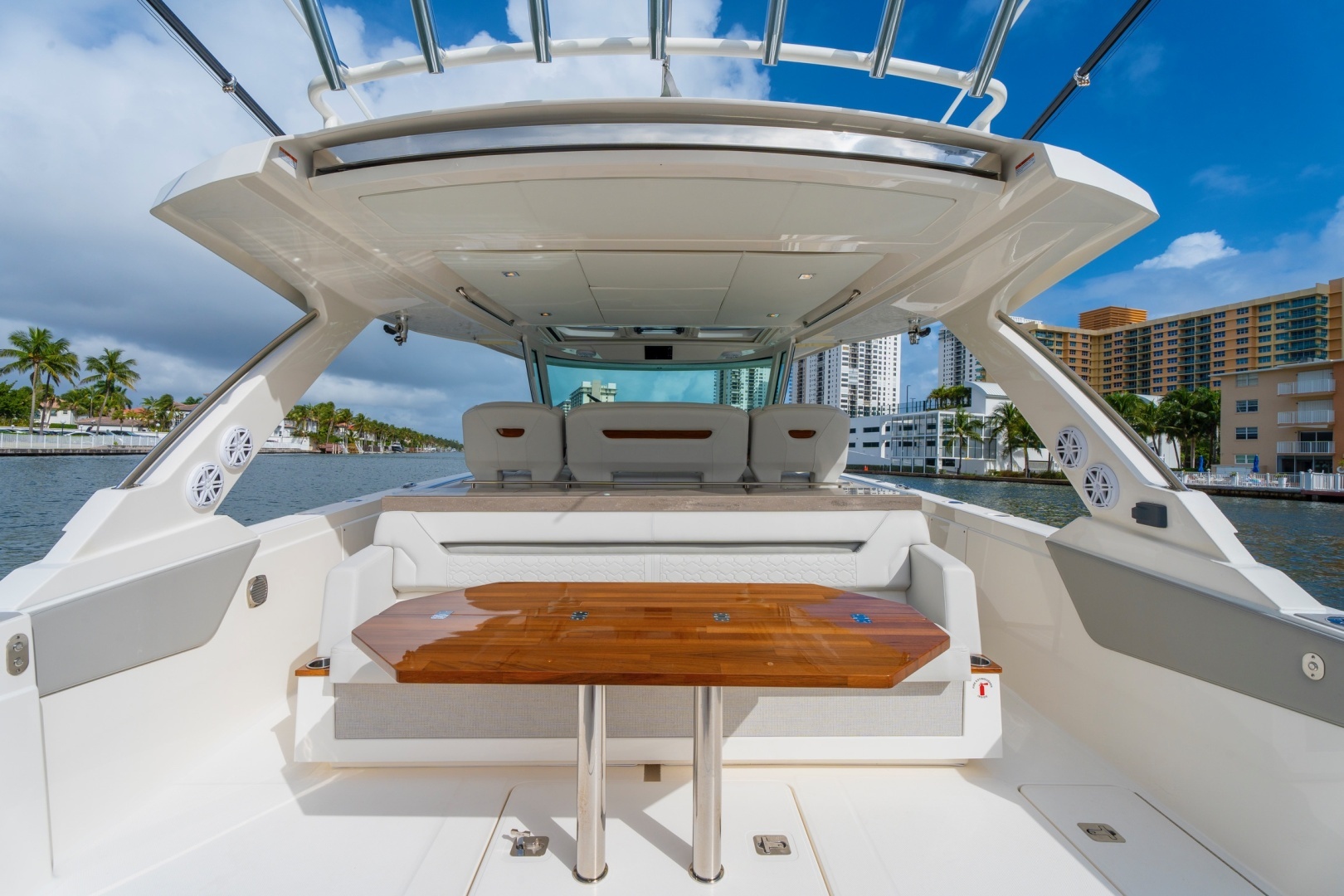 Tiara Yachts 43 LS Yacht For Sale