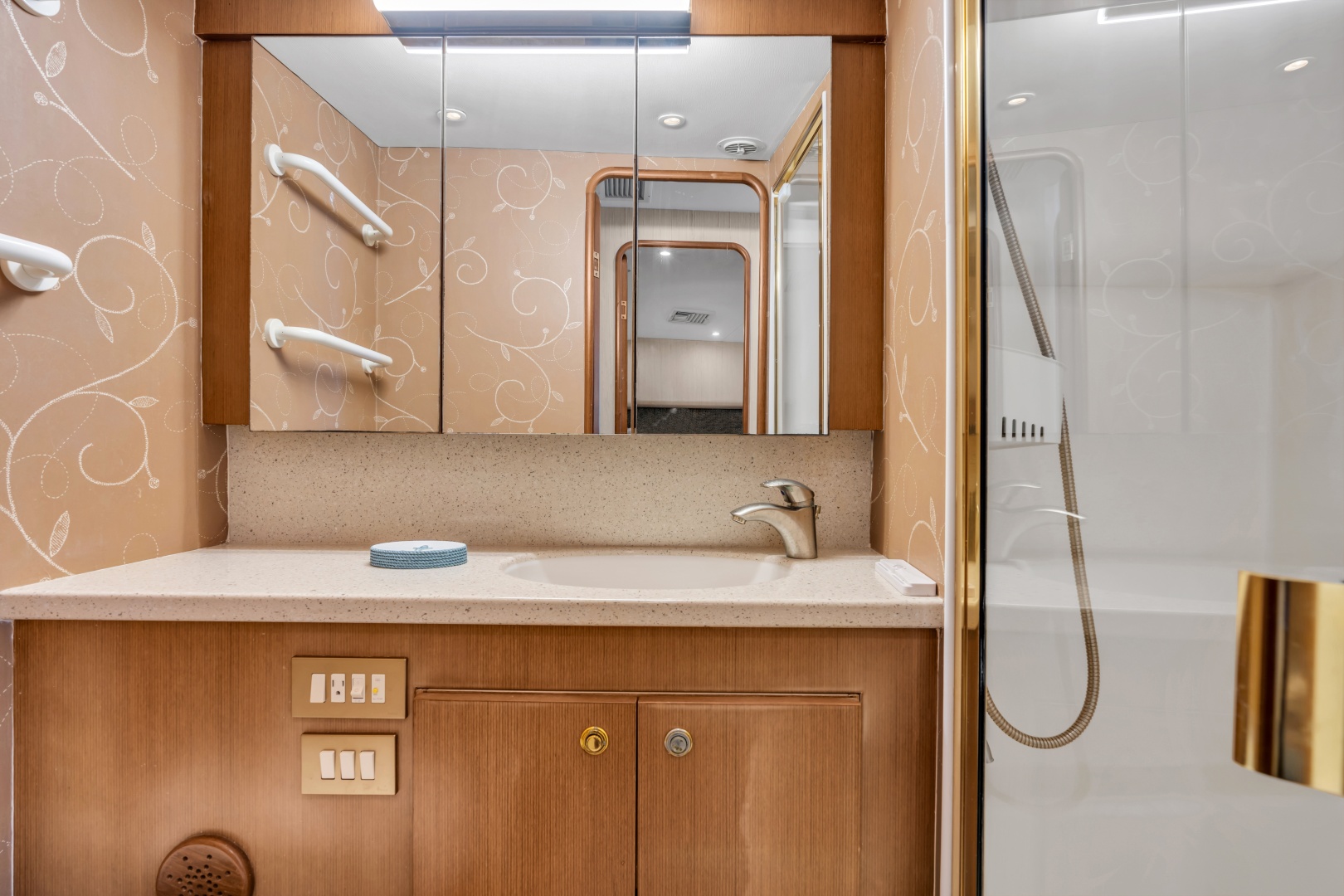 3 Paesans 46ft Ocean Yachts Yacht For Sale 3 Paesans 46ft Ocean Yachts Yacht For Sale