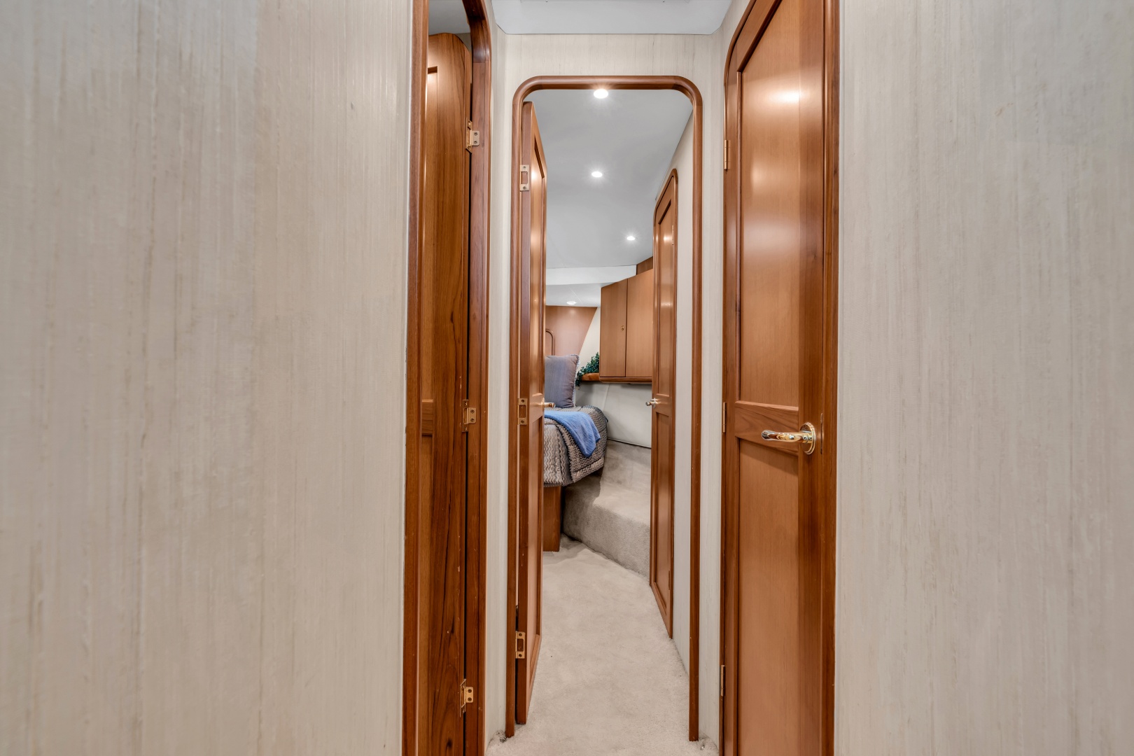 3 Paesans 46ft Ocean Yachts Yacht For Sale 3 Paesans 46ft Ocean Yachts Yacht For Sale