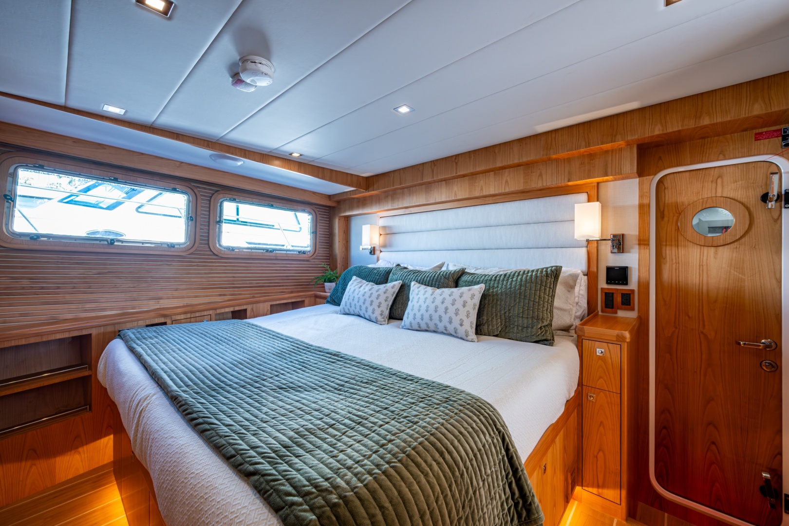 King Owner Berth & Door To Engine Room