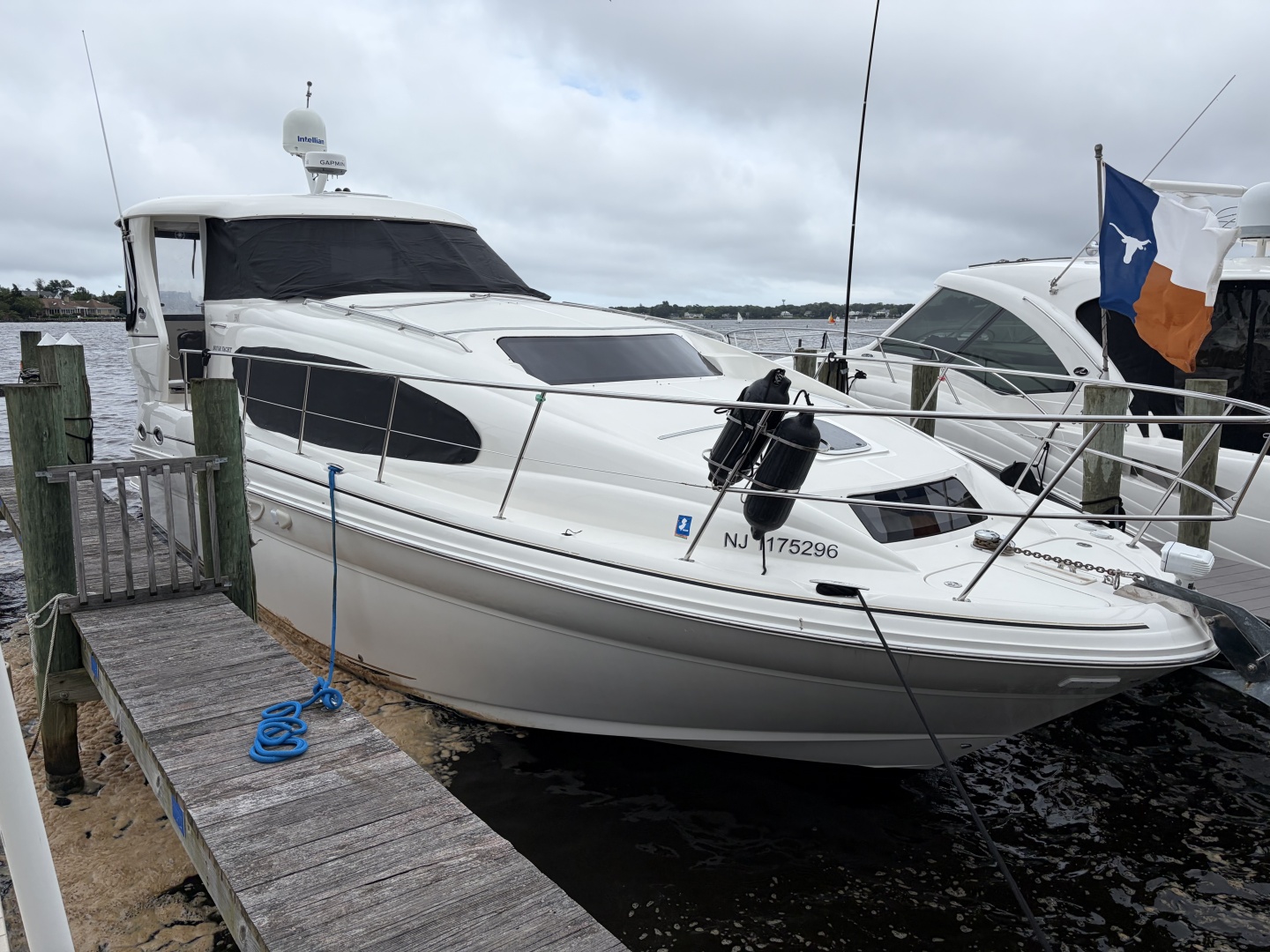 2005 Sea Ray 390 Motor Yacht