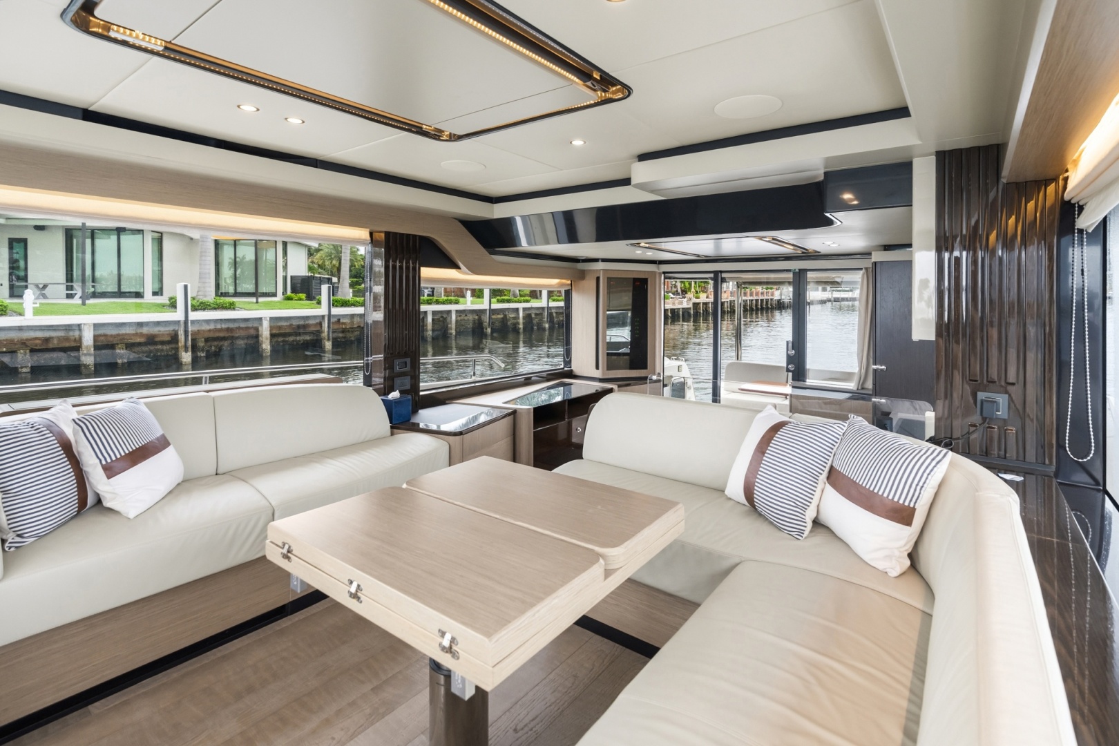2022 Absolute Navetta 52