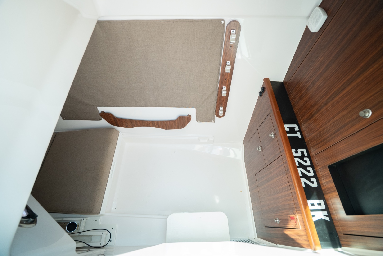 Pursuit 325 DC Yacht For Sale