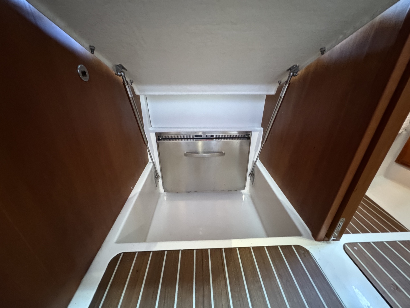 Sea Fantasy 41ft Back Cove Yacht For Sale Sea Fantasy 41ft Back Cove Yacht For Sale