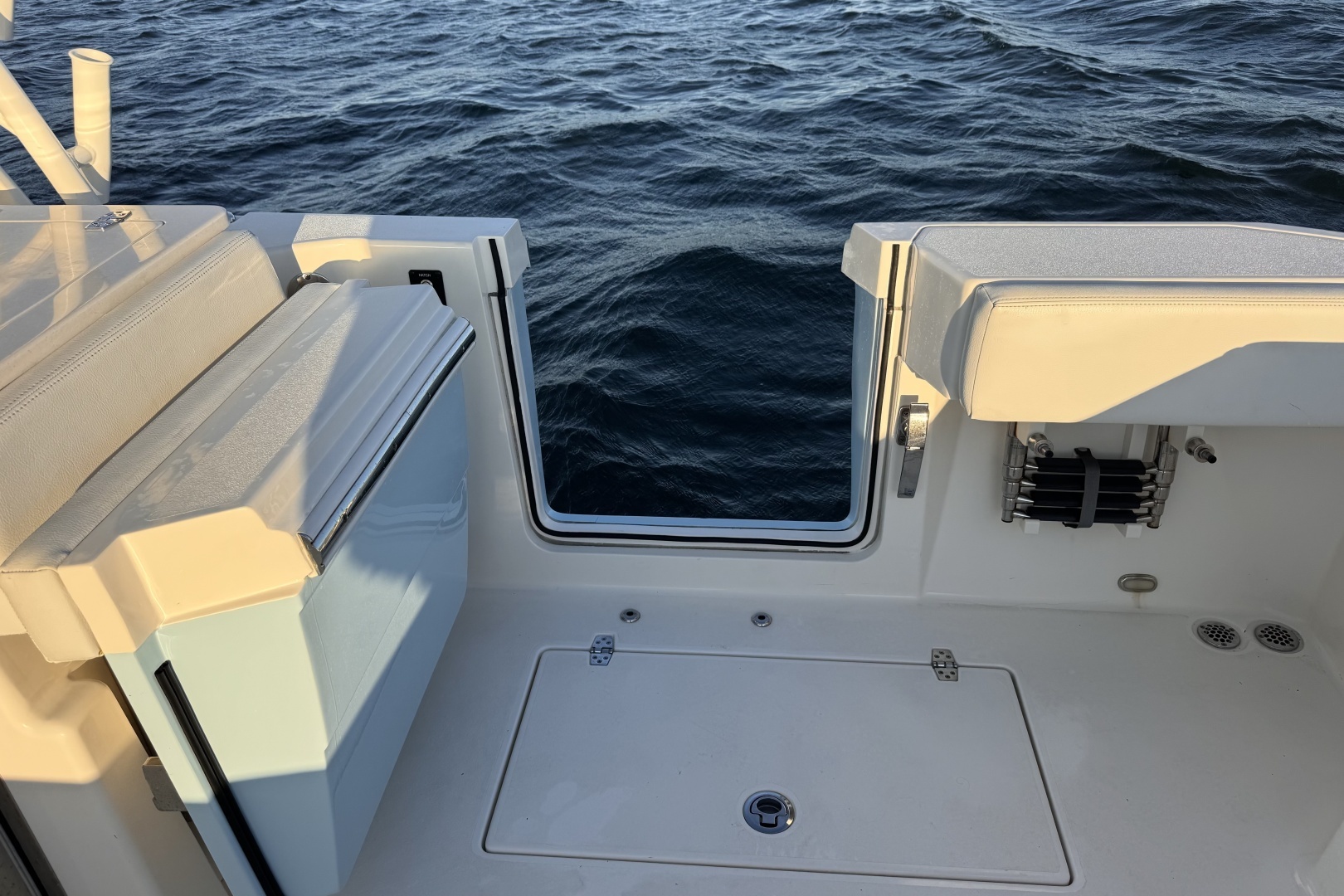 Cobia 330 DC Yacht For Sale