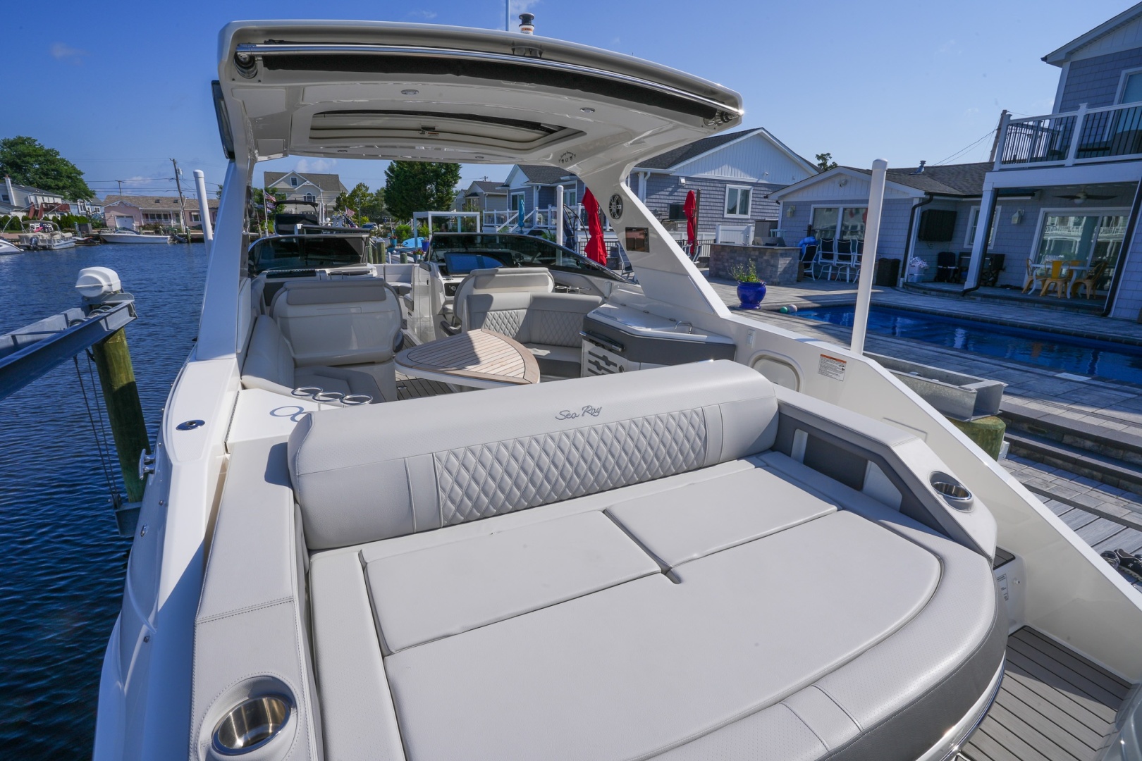 2024 Sea Ray SLX 310 Outboard