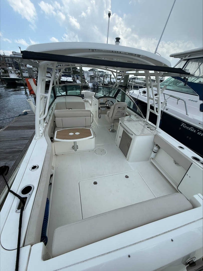 2019 Boston Whaler 270 Vantage