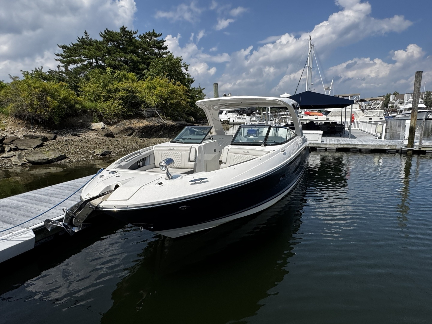 2021 Sea Ray 350 SLX