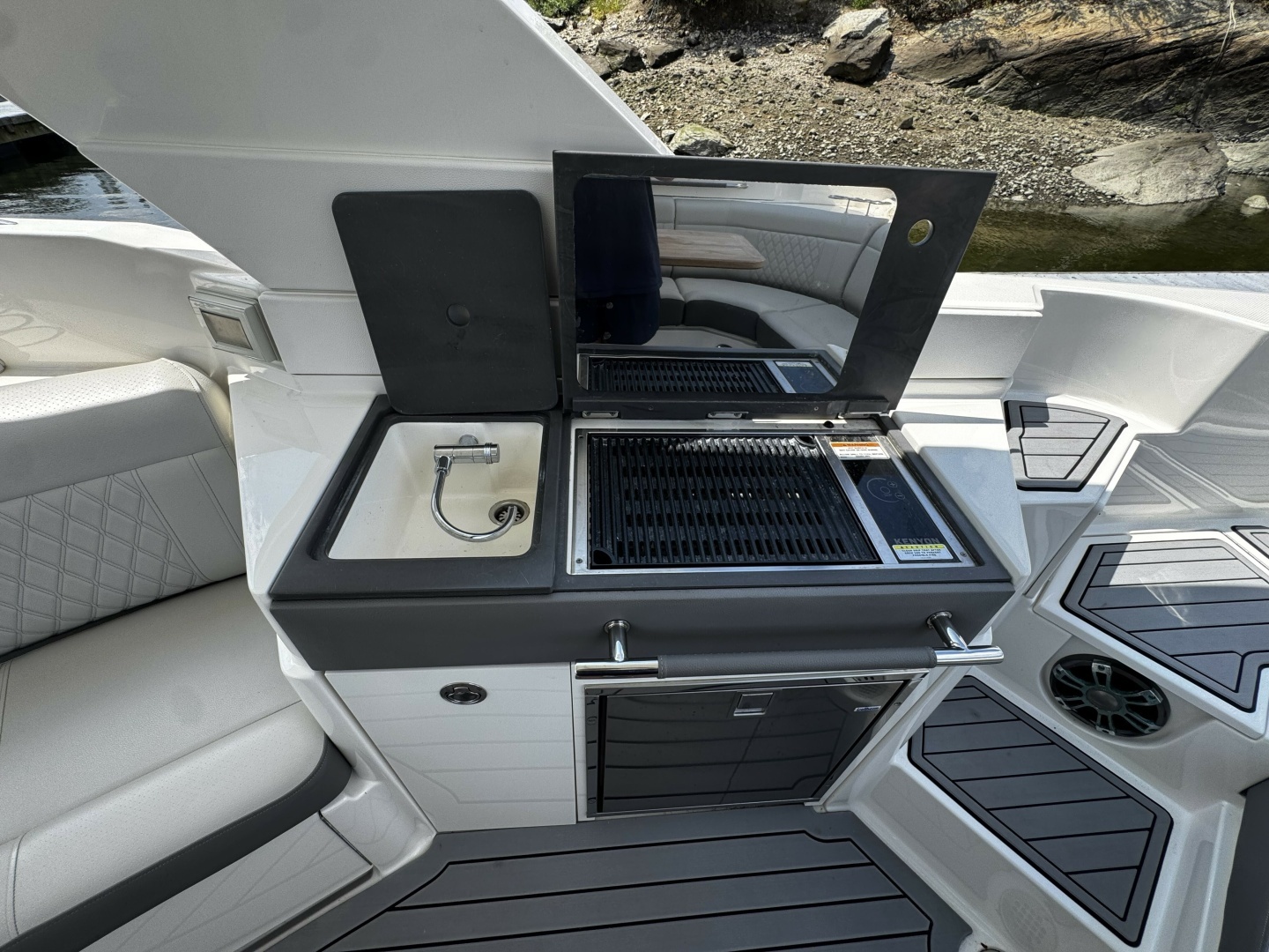 Sea Ray 350 SLX Yacht For Sale