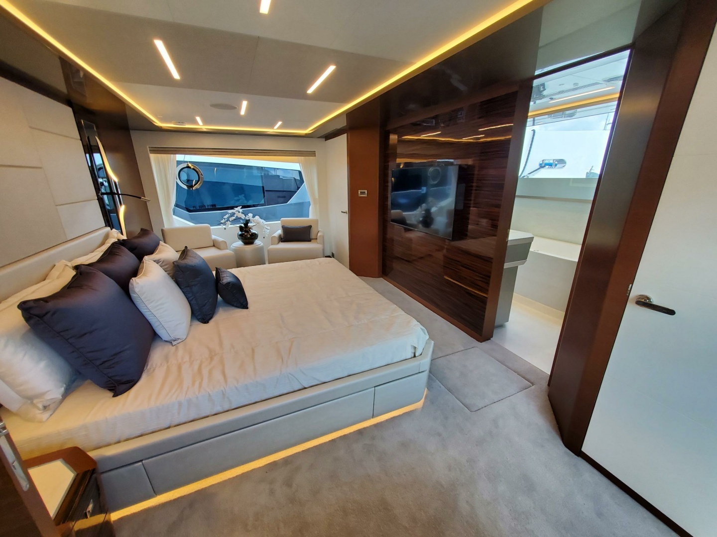 Ocean Alexander 28R Yacht For Sale