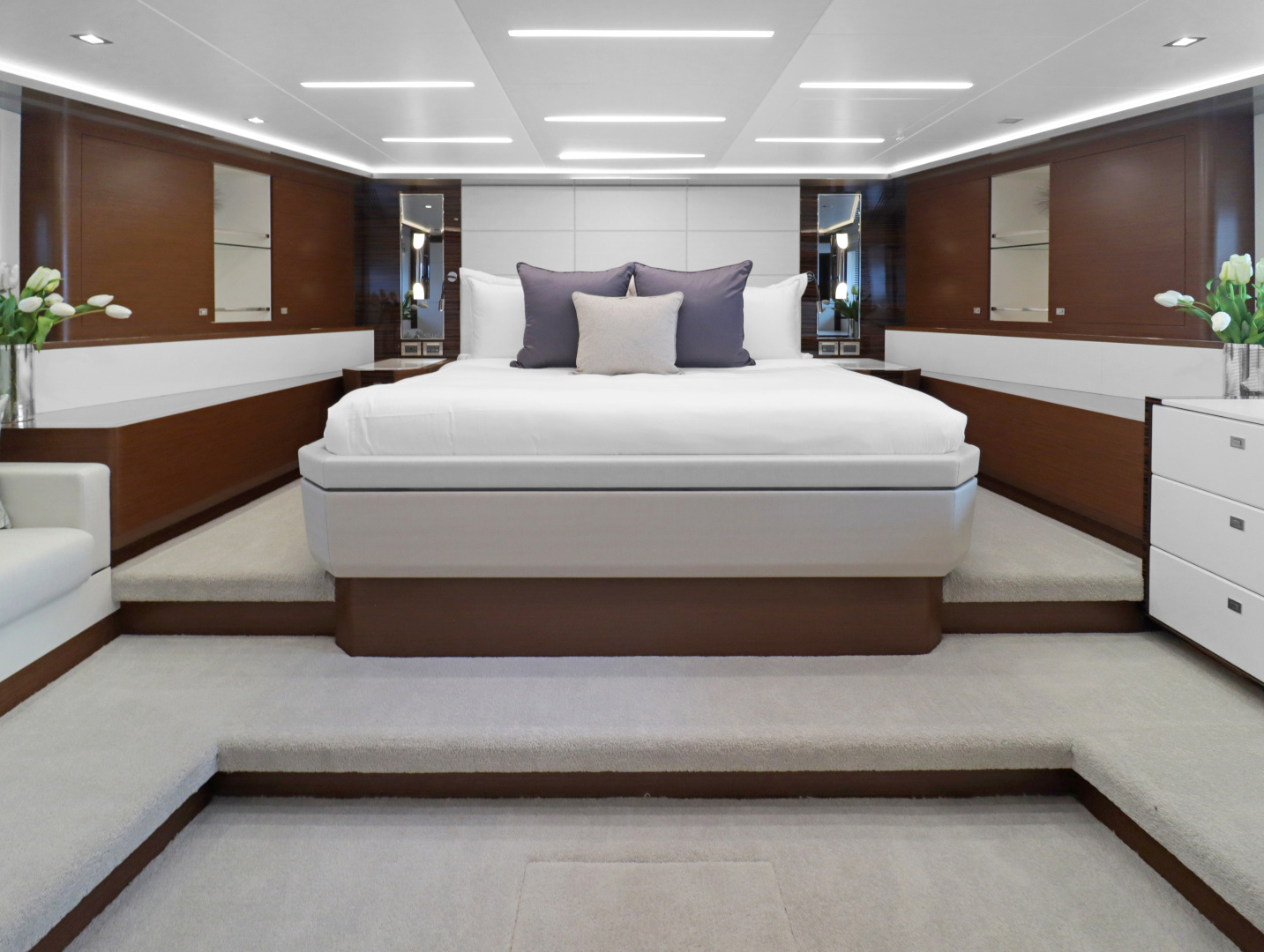 90ft Ocean Alexander Yacht For Sale