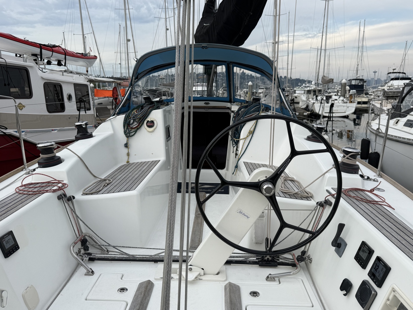 La Mer 35ft Beneteau Yacht For Sale