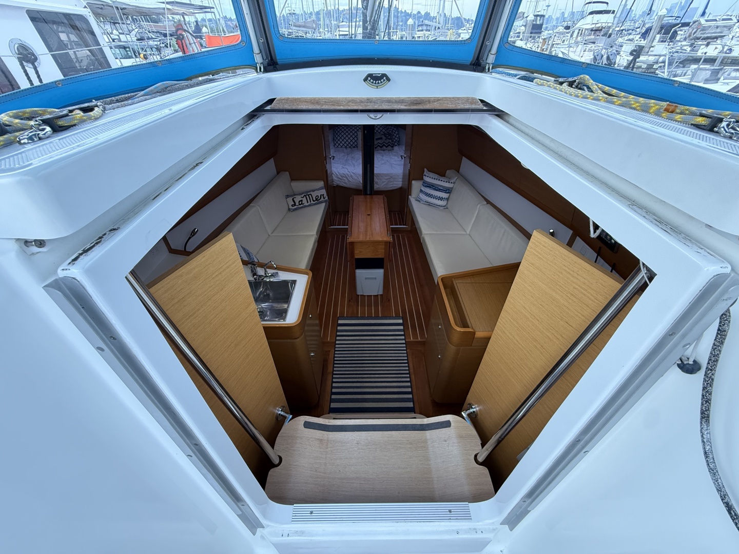 La Mer 35ft Beneteau Yacht For Sale